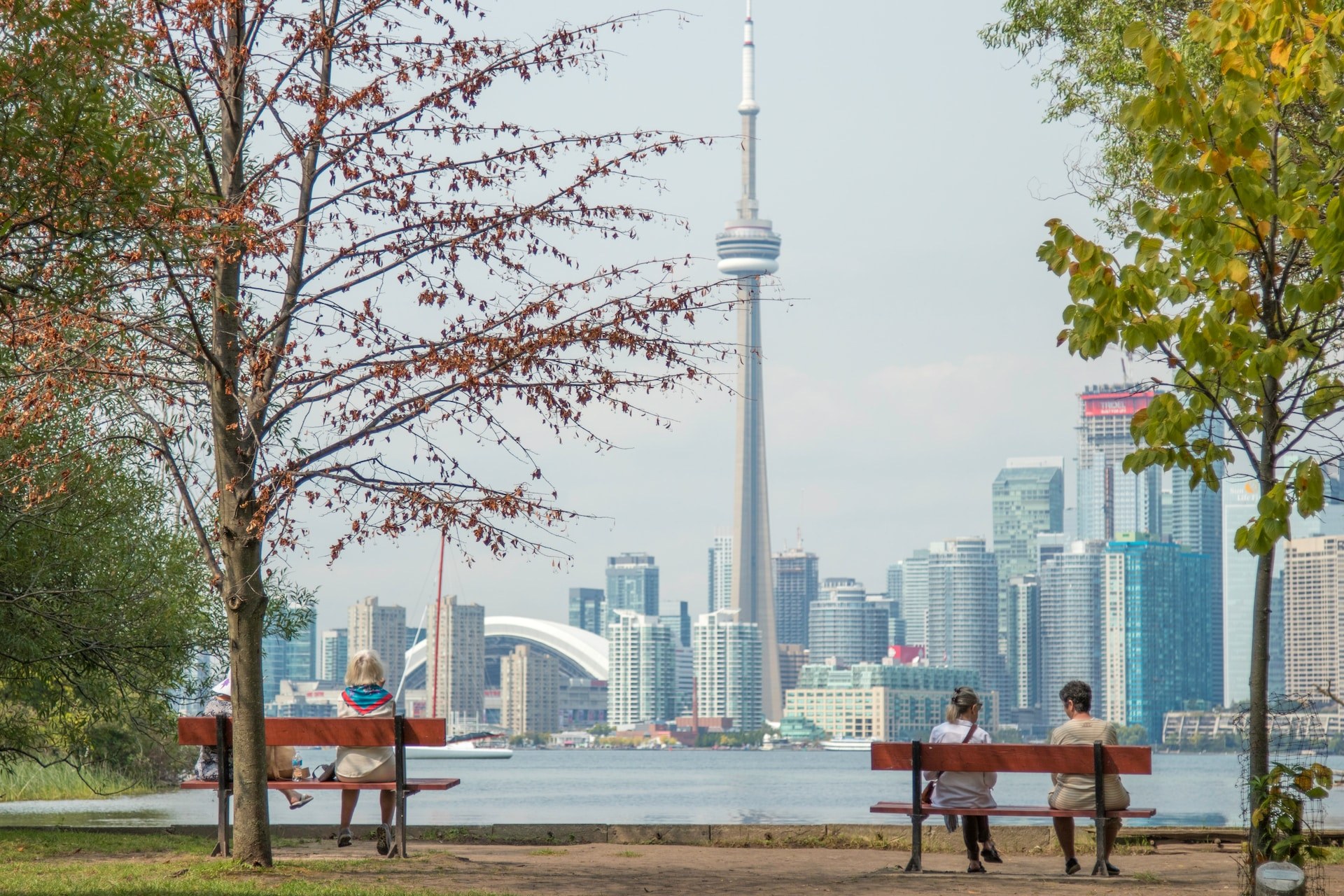 Uitzicht over CN Tower Toronto vanuit Toronto Islands