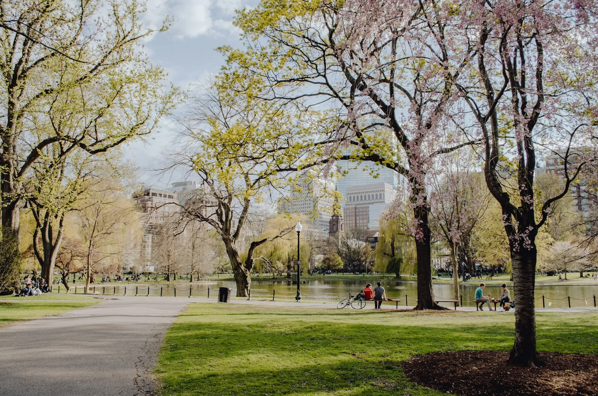 Het Boston Commons park in Boston in het vroege voorjaar.