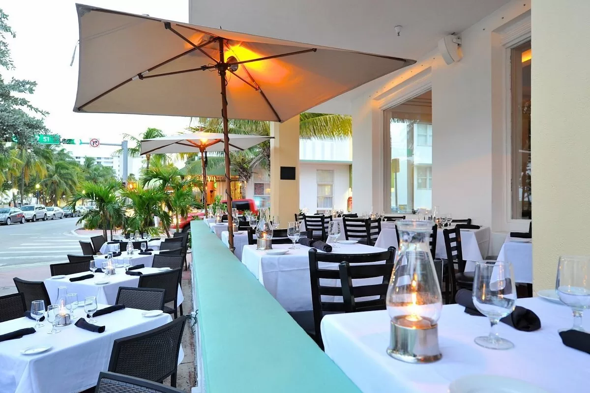 Terras van het restaurant in het Hotel Avalon Miami Beach