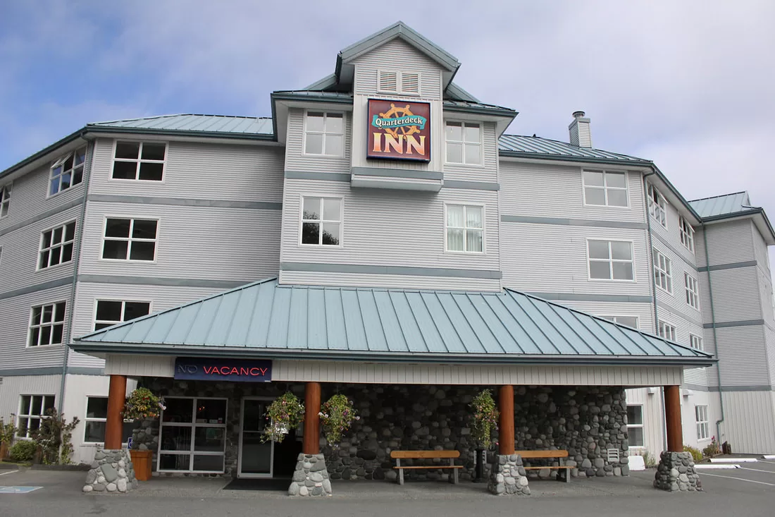 Exterior van het Hotel Quarterdeck Inn Marina