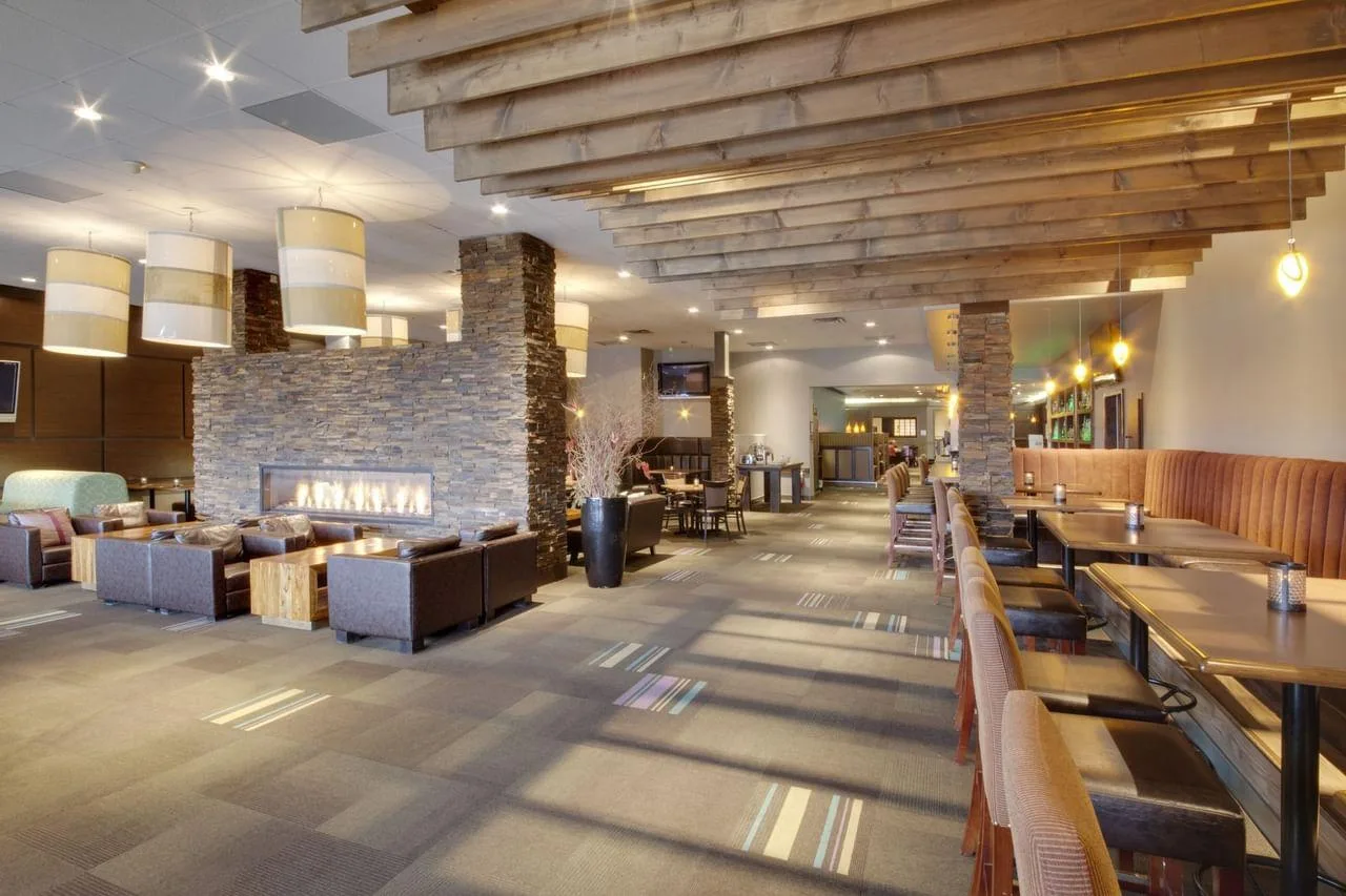 Bar/lounge in het Hotel Coast Kamploops