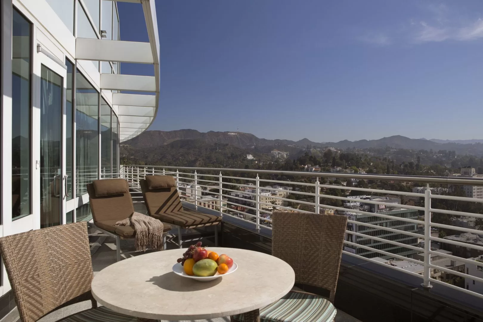 Balkon bij een hotelkamer in het Hotel Loews Hollywood LA