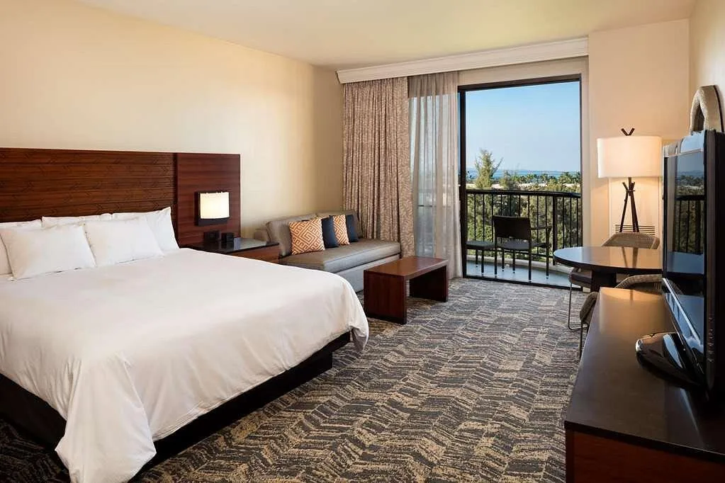 Een kamer met balkon en ocean view in het Hilton Waikoloa