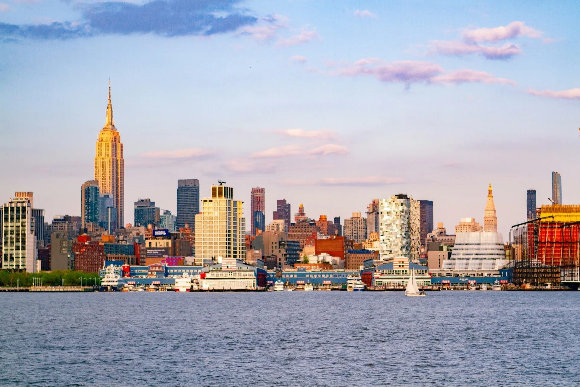 Uitzicht vanaf New Jersey op de Hudson River en Manhattan