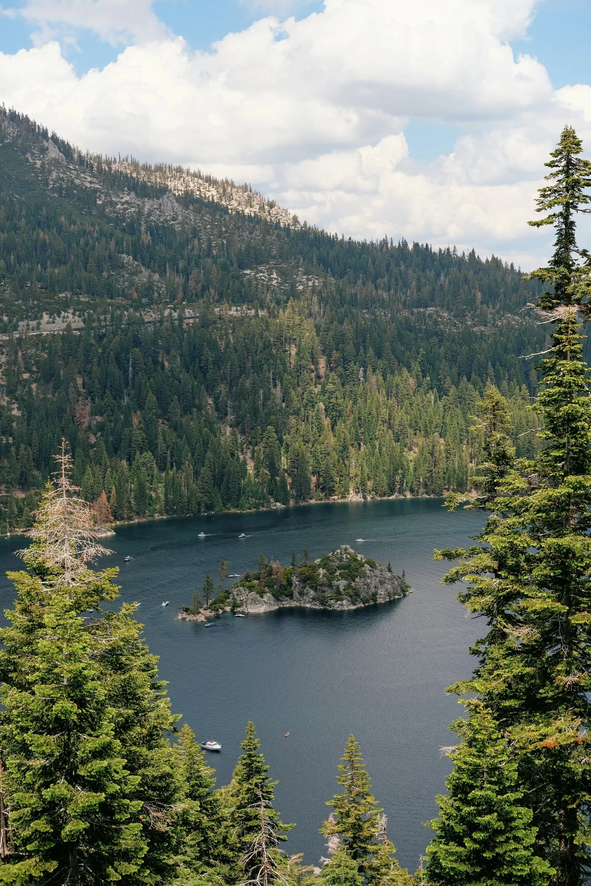 Uitzicht over Emerald Bay in Lake Tahoe, Californië
