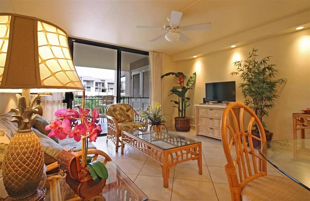 Standaardwoonkamer in een hotelkamer in het Hotel Kamaole Sands Kihei