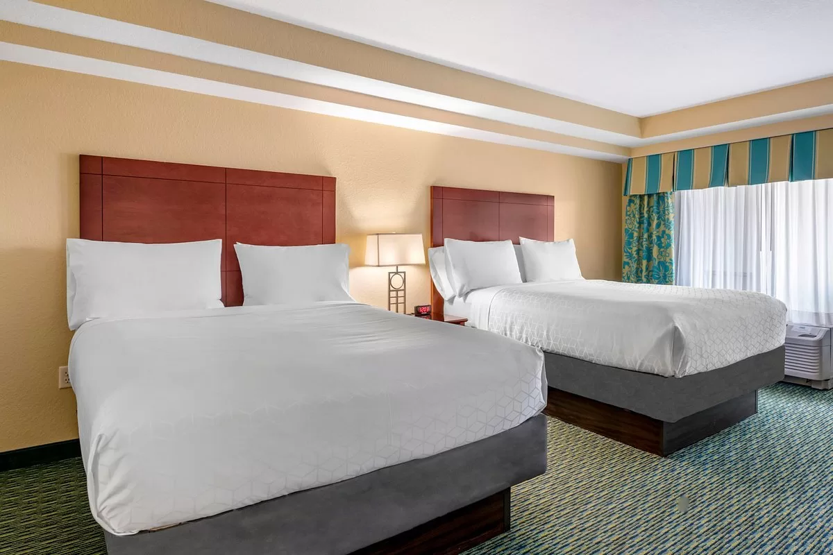 Standaardkamer met twee aparte bedden in het Hotel Holiday Inn Resort Orlando