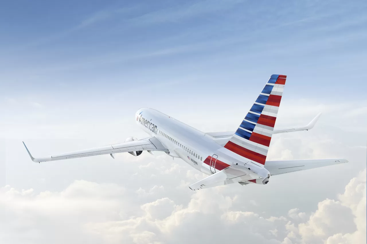 American Airlines 737, zicht op de livery aan de linke achterzijde van het vliegtuig