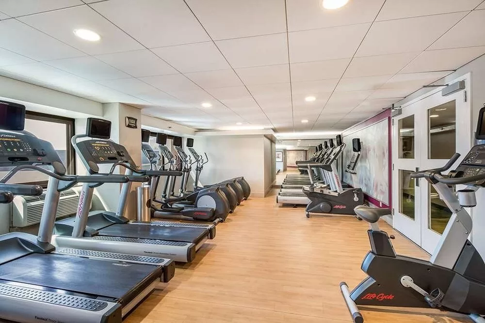 Fitnessruimte in het Hotel Sonesta Los Angeles Airport LAX Los Angeles