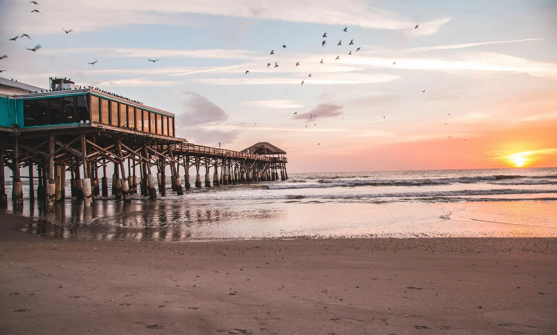 De Pier van Cocoa Beach tijdens een zonsondergang