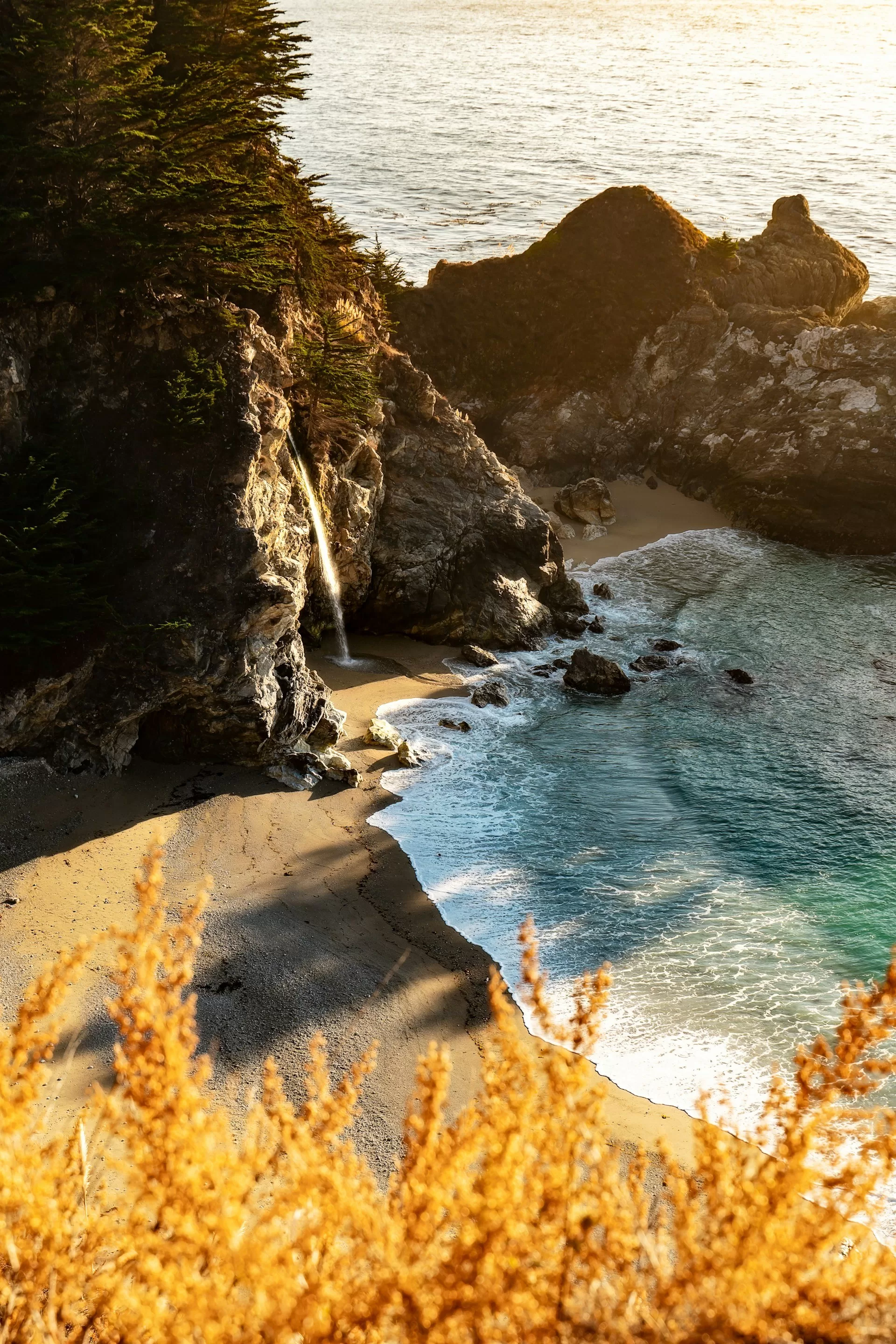 Uitzicht op de Big Sur aan de Highway 1 in Californië USA