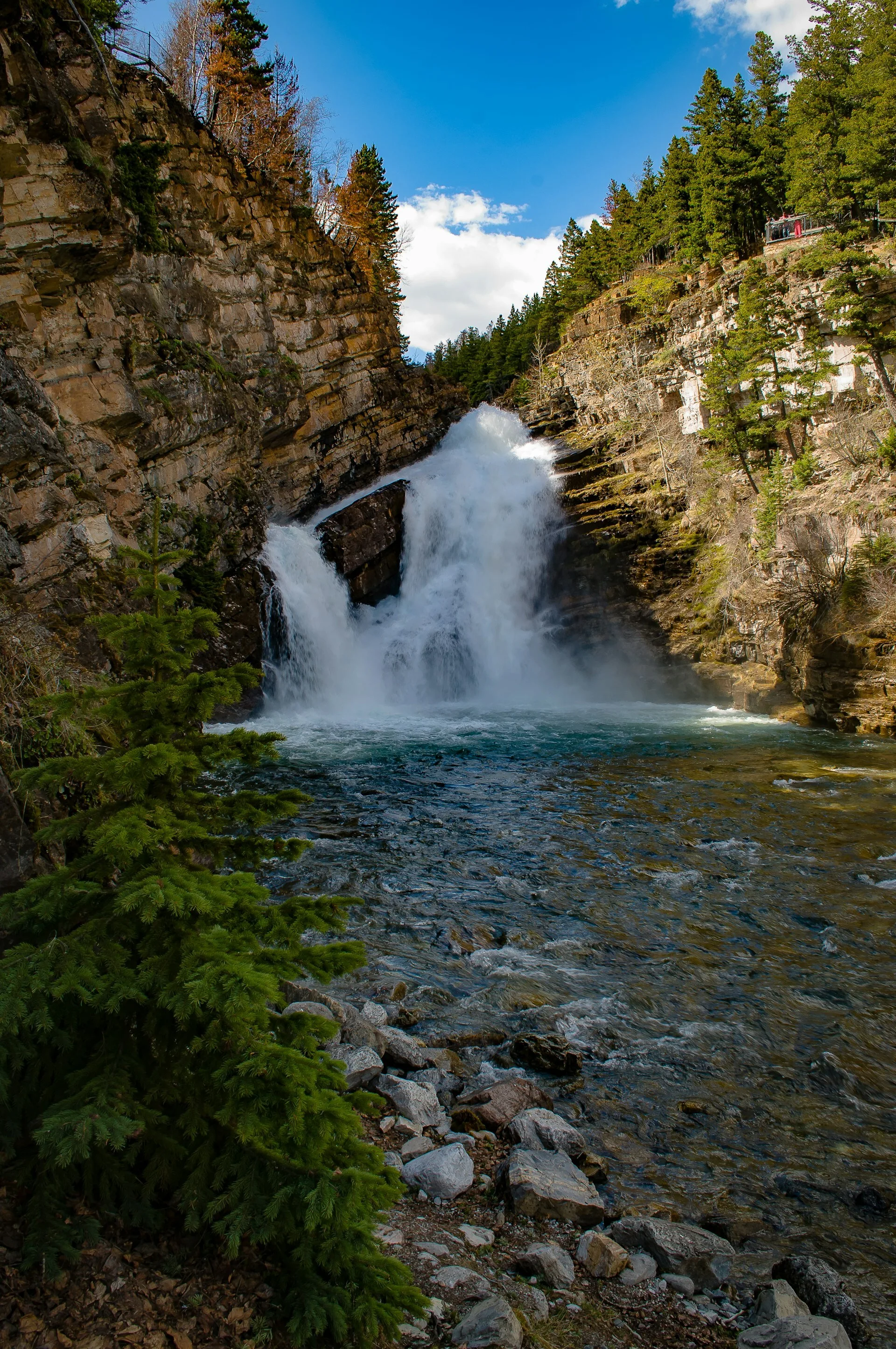 Een waterval in Waterton, Alberta