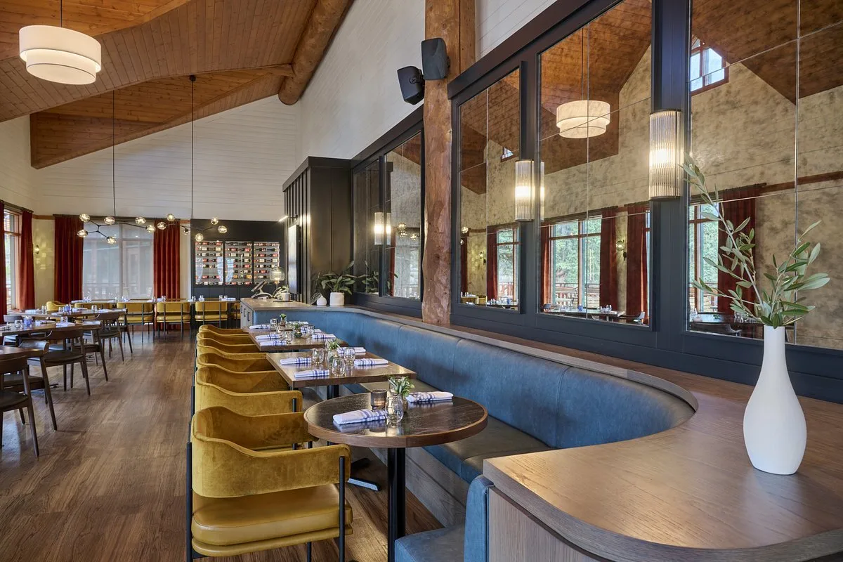 Restaurant in het Hotel Pyramid Lake Lodge Jasper