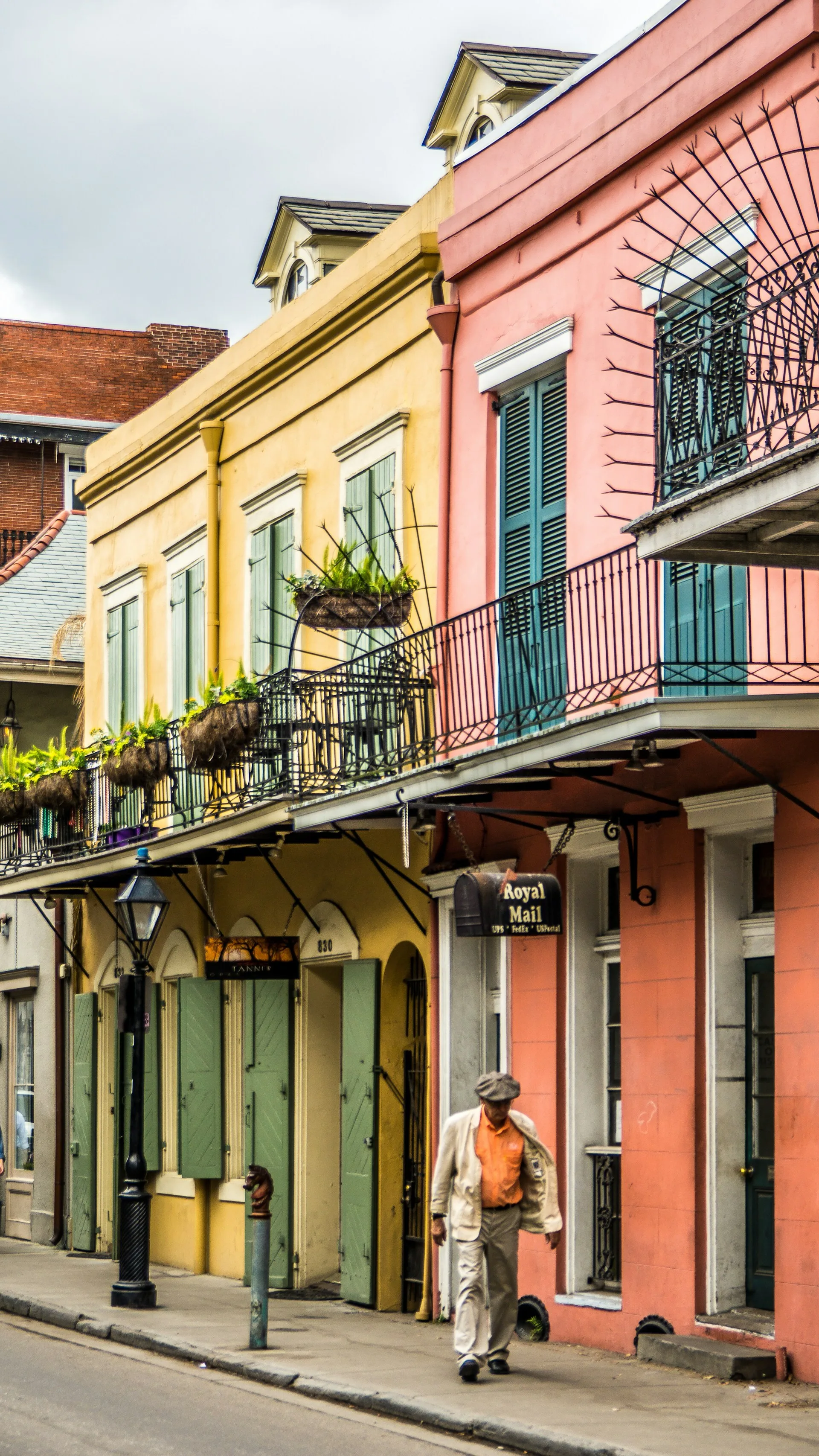Gekleurde huizen in de straten van New Orleans