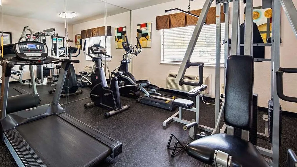 Fitnessruimte in het Hotel Best Western Plus Northwest Inn Suites Houston