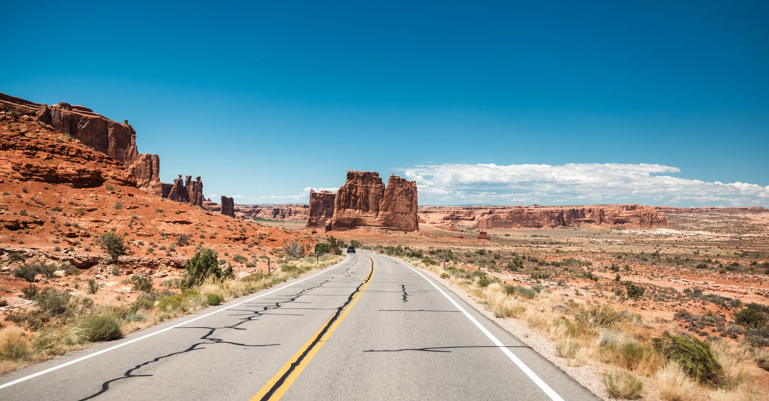 Roadtrip door de USA, met bergen en prachtige landschappen die zich voor je uitstrekken