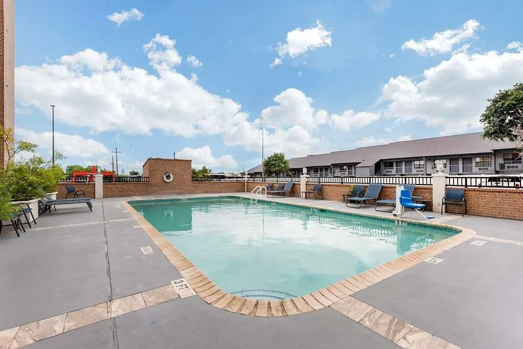Buitenzwembad bij het Hotel Best Western Plus Austin Central