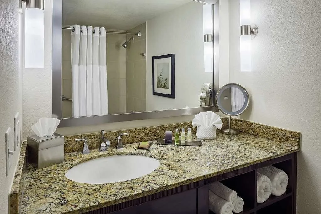 Badkamer in een hotelkamer in het Hotel Double Tree by Hilton Hotel San Antonio Downtown