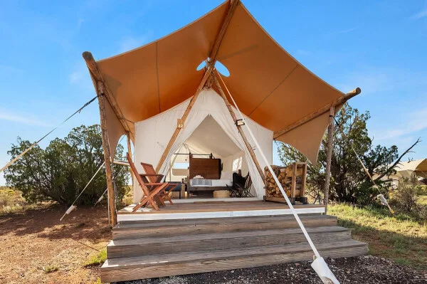 Glampingtent van Under Canvas Grand Canyon