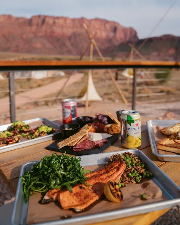 Eten in het restaurant van het Under Canvas Zion