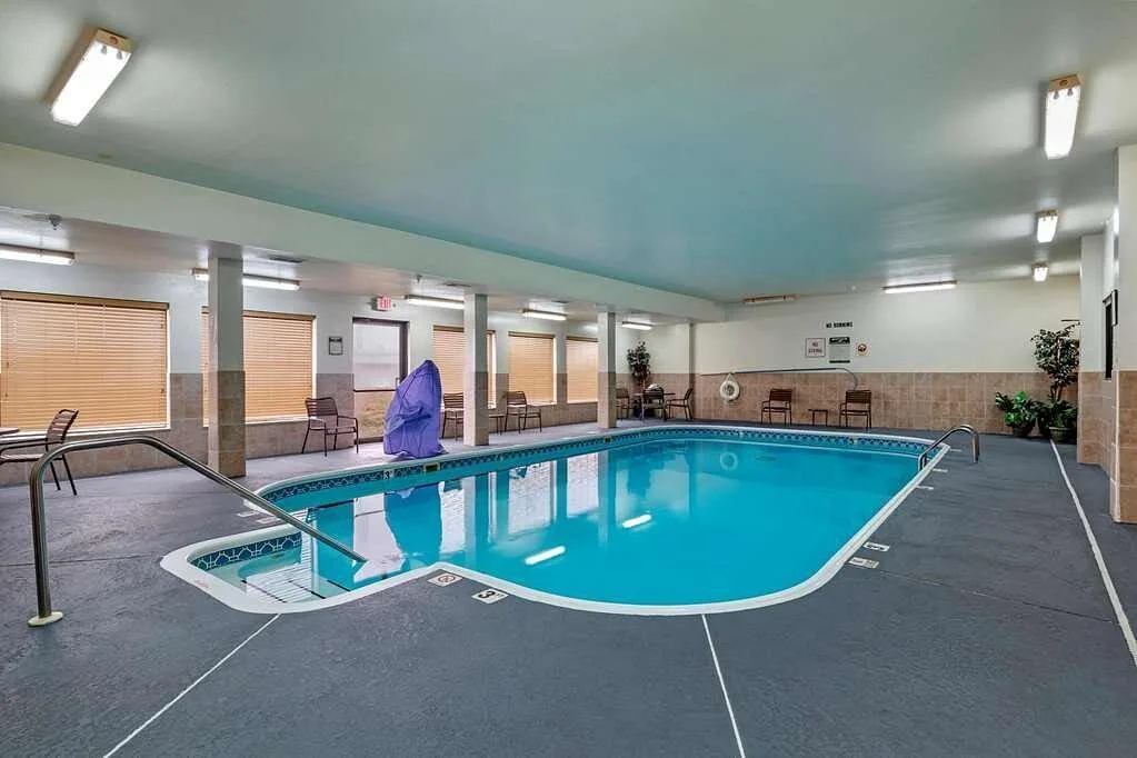 Binnenzwembad in het Best Western Clearlake Plaza Springfield