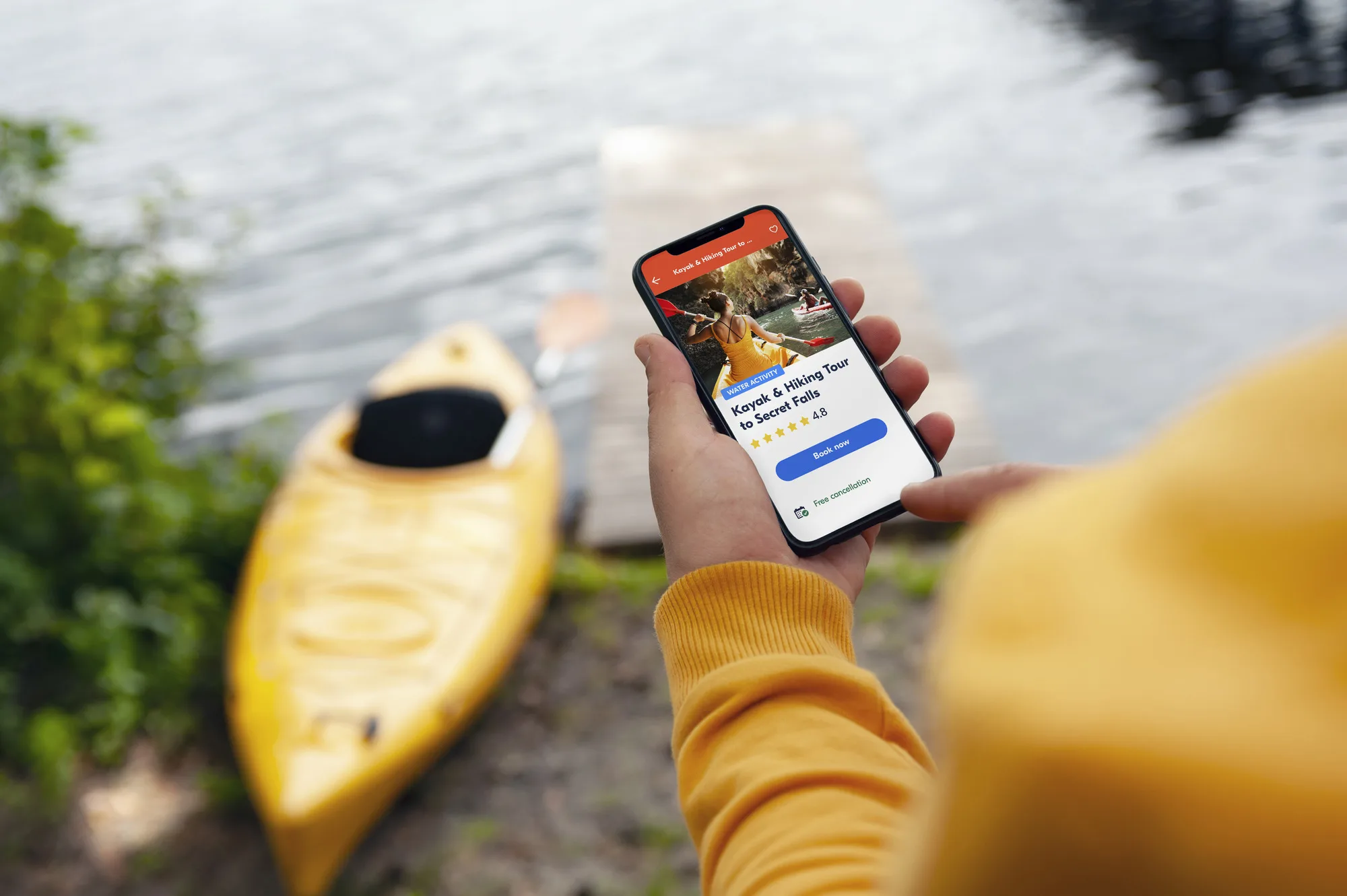 Get Your Guide app open op telefoon, met excursie zichtbaar op het scherm