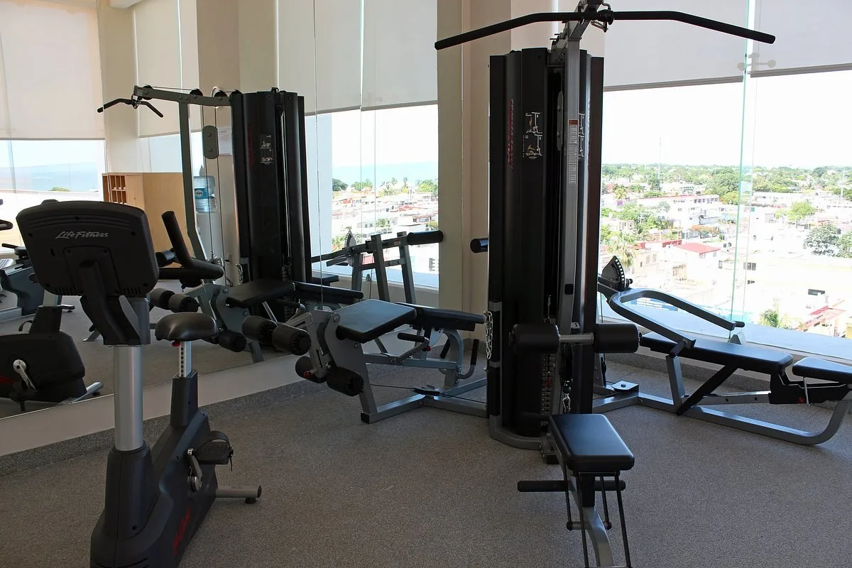 Fitnessruimte in het Hotel Fiesta Inn Chetumal
