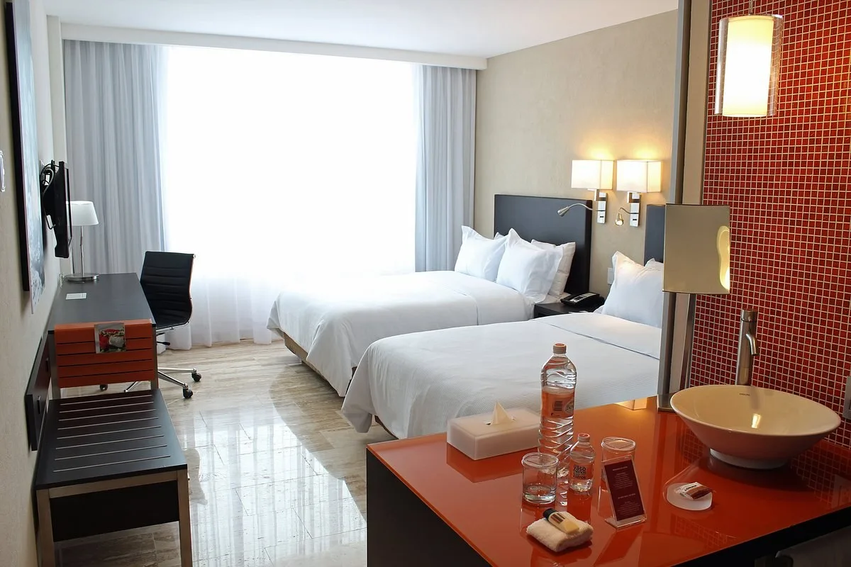 Standaardkamer met twee aparte bedden in het Hotel Fiesta Inn Chetumal