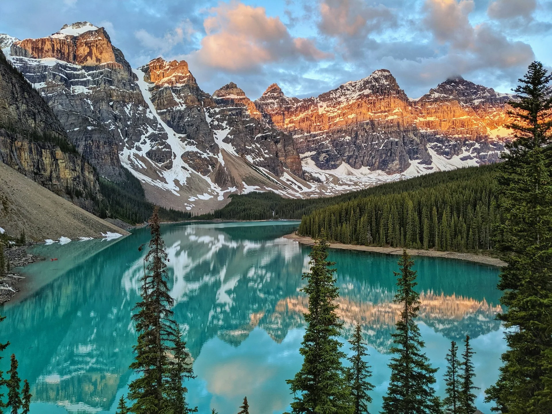 Moraine Lake in Banff, Alberta