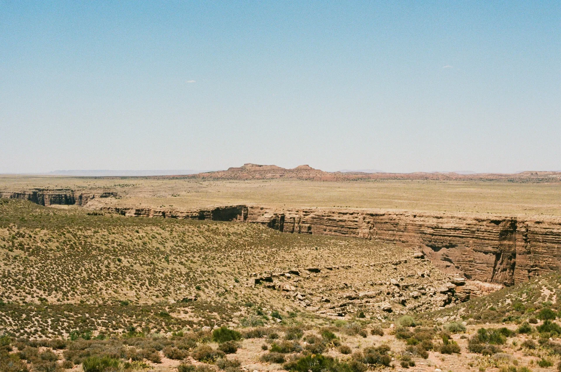 Uitzicht over heidevlaktes en rotsformaties in Cameron, Arizona