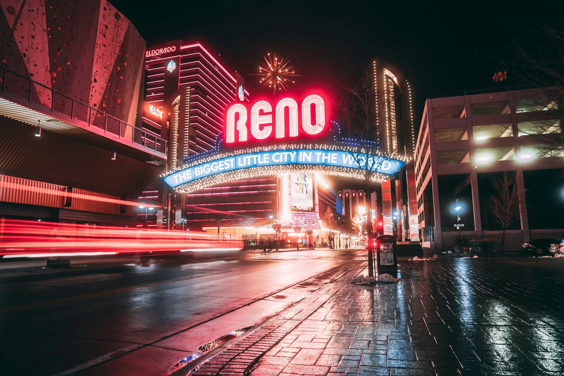 Lichtgevend bord van de stad Reno in Nevada