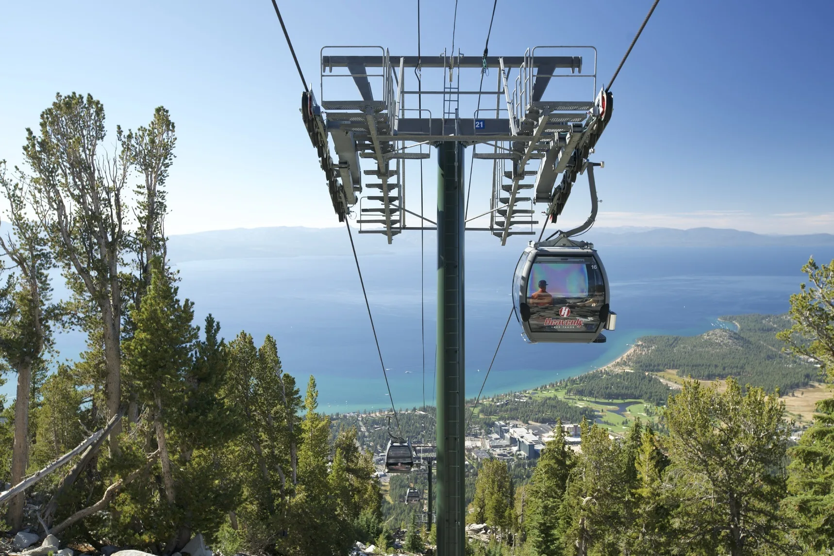 Heavenly Gondola lift die uitzicht biedt over Lake Tahoe