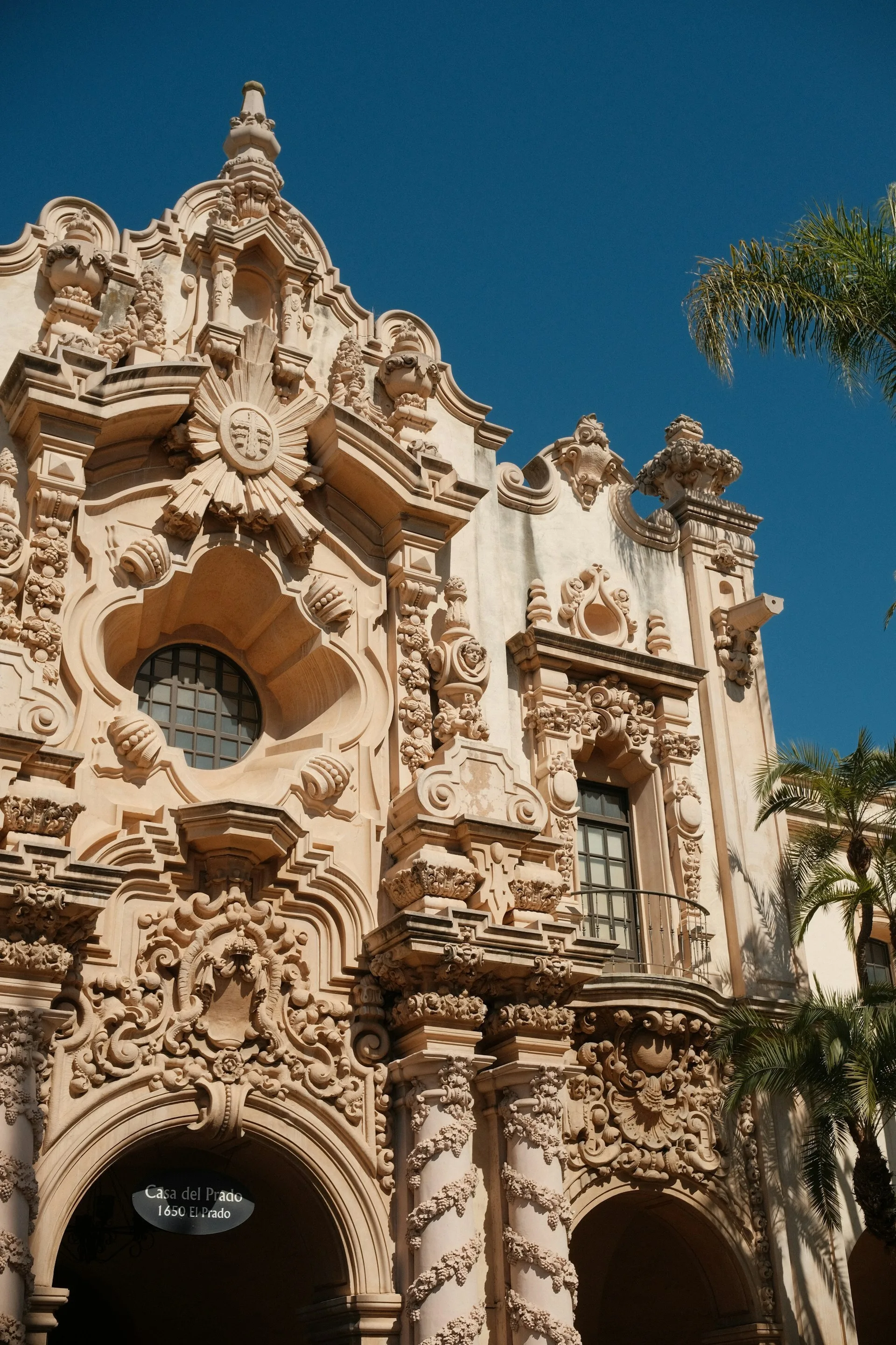 Detaillierte Fassade der Casa del Prado im Balboa Park San Diego