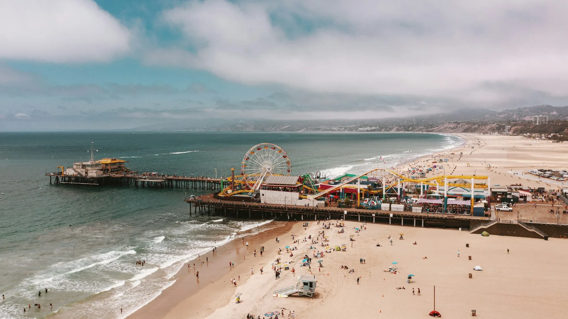 Luftaufnahme vom Santa Monica Pier