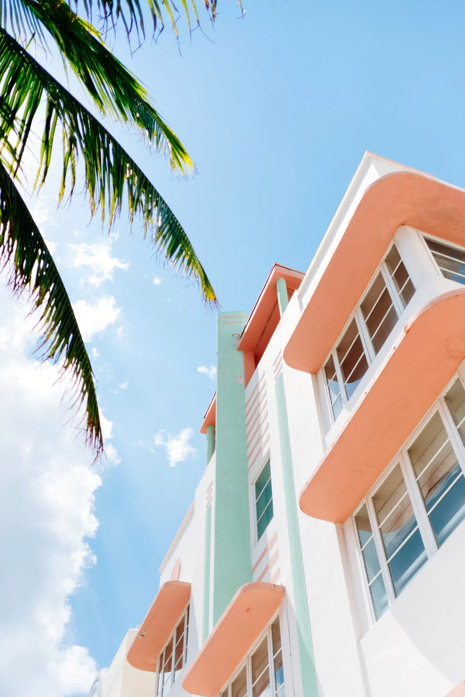 Gevel van een Art Deco gebouw in Miami Beach Florida