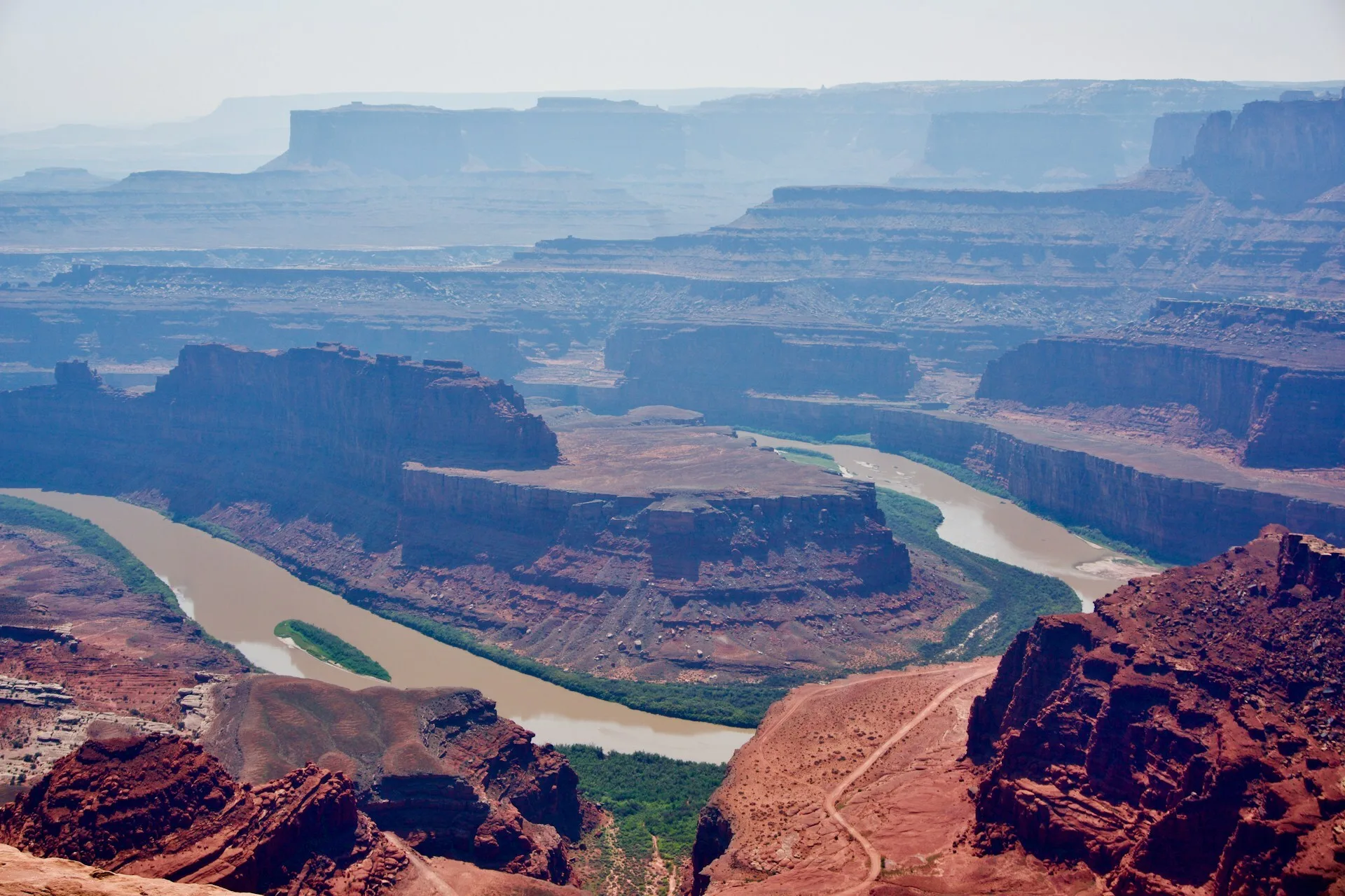 Uitzicht over de Colorado River in Canyonlands National Park