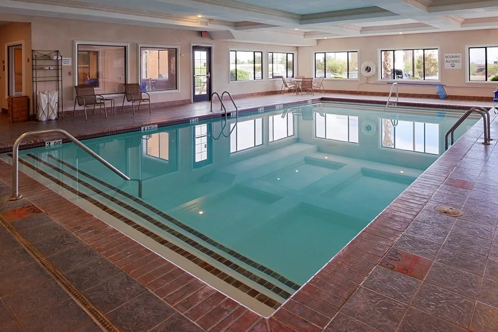 binnenzwembad in het hotel