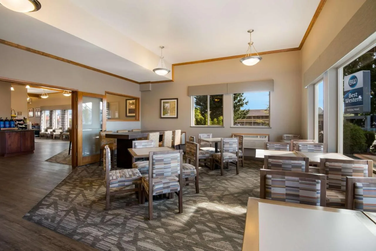 Zitgedeelte in de lobby van het Best Western Holiday Hotel Coos Bay