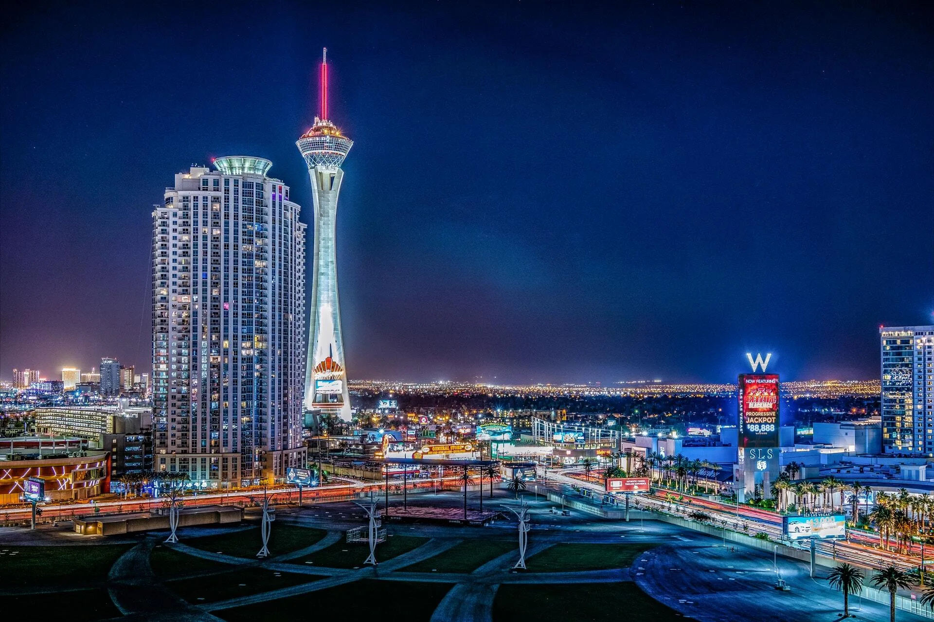 Las Vegas Strip met de verlichte Stratosphere