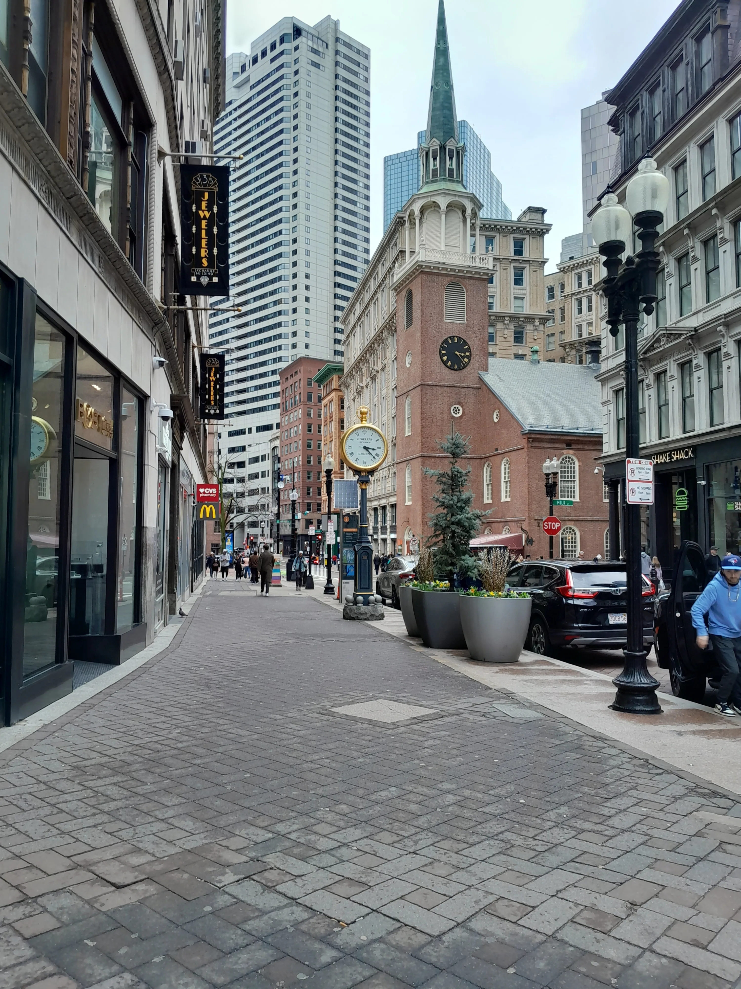 https://doj3kcavyz9lj.cloudfront.net/uploads/Boston_2026-05-29-074402_xjuu.jpg