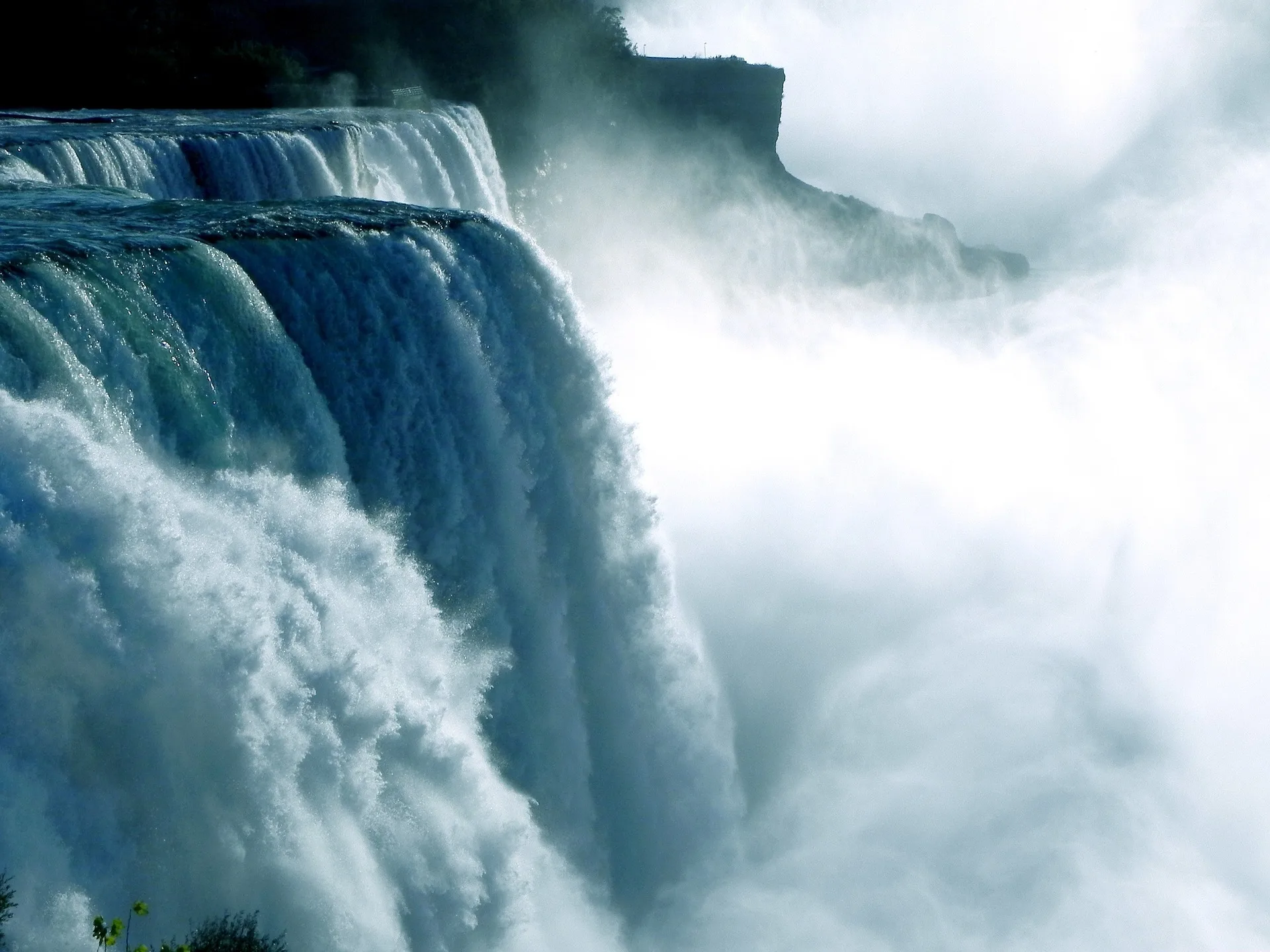 De onstuimige Niagara Falls van dichtbij