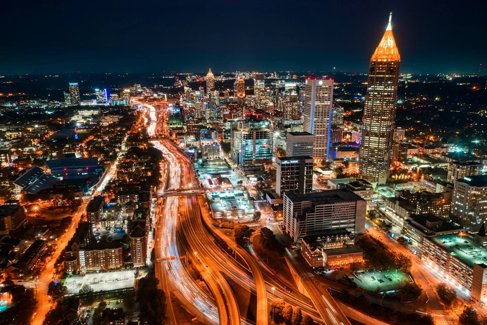 De lichtjes van de stad in Atlanta, Georgia