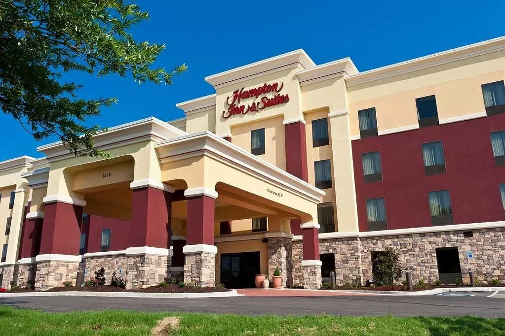 Exterior van het Hotel Hampton Inn Suites Central Tulsa