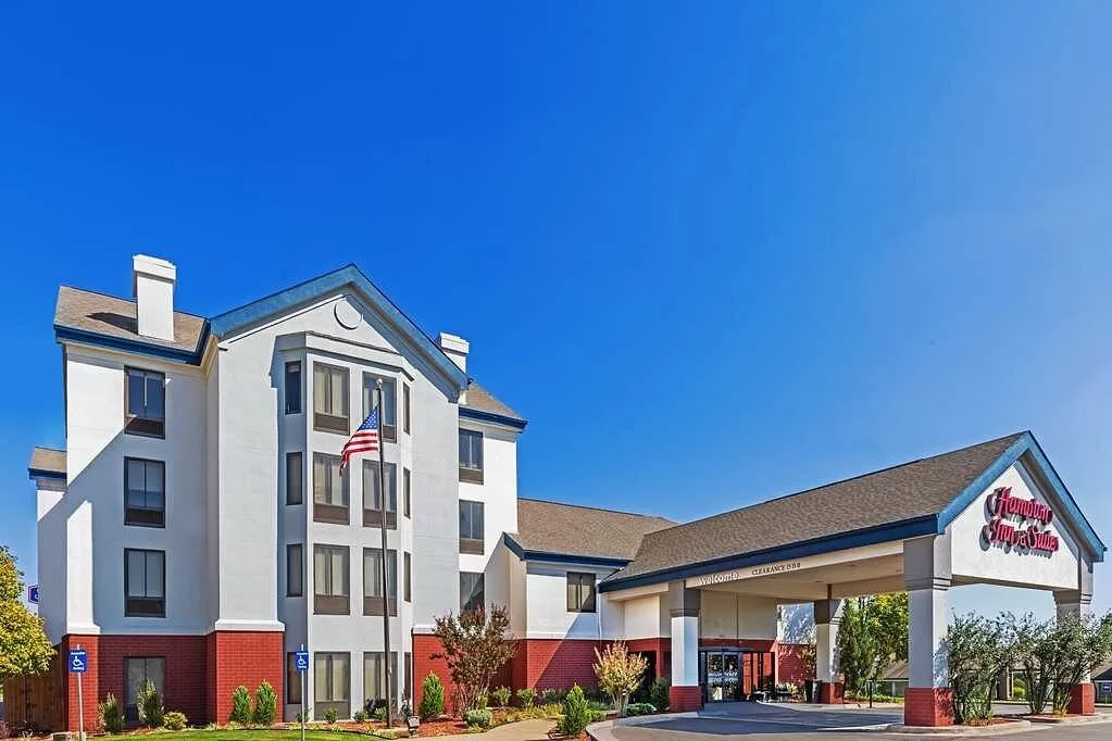 Exterior van het Hotel Hampton Inn Suites Woodland Hills Tulsa