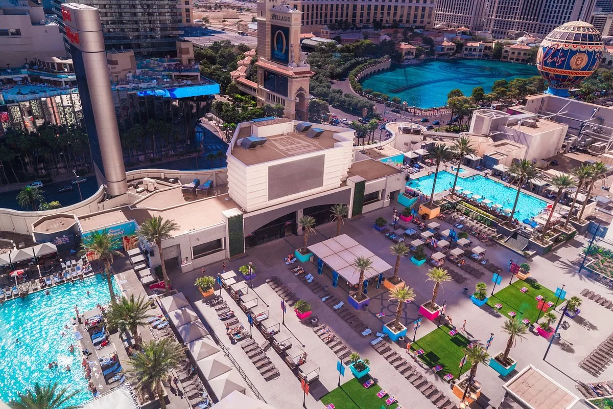 Luchtfoto van het buitenzwembad bij het Hotel Planet Hollywood Resort Las Vegas