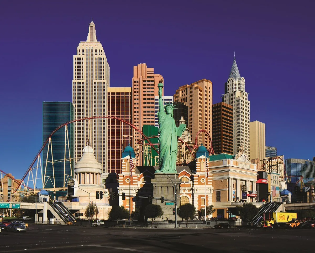 De voorkant van het New York New York hotel in Las Vegas