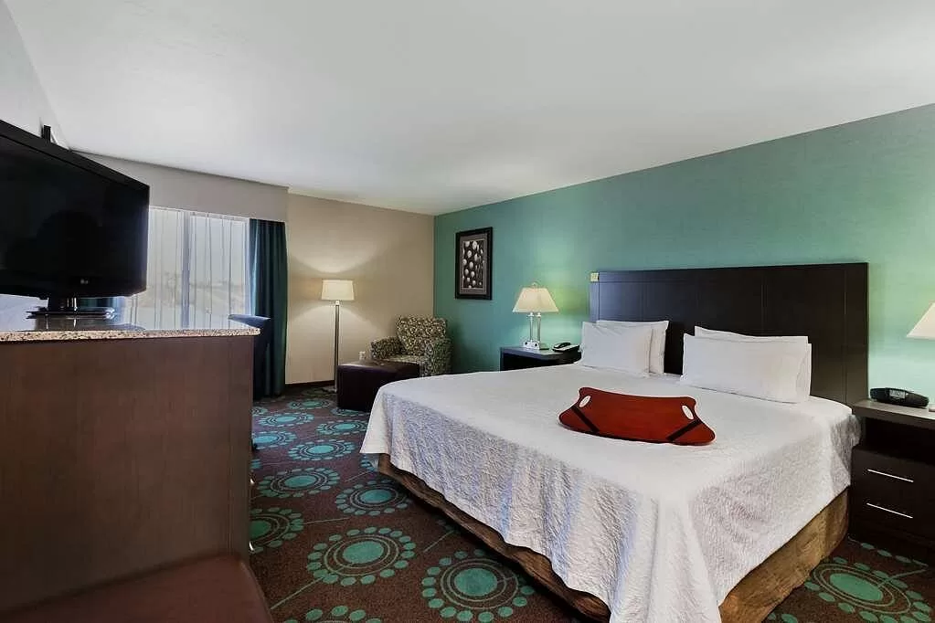 Standaardkamer in het Hotel Hampton Inn Central Bakersfield