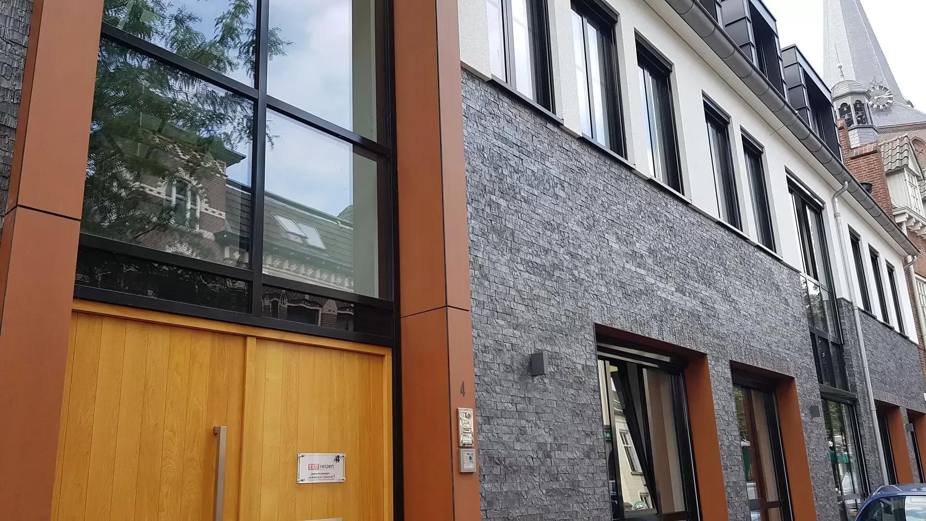 Exterior van het kantoor van Exit Reizen